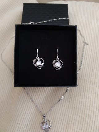 Conjunto Plata 925: Pendientes y Gargantilla