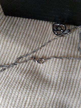 Conjunto Plata 925: Pendientes y Gargantilla