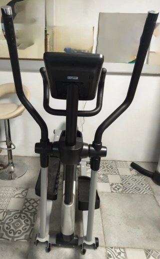Bicicleta Elíptica BH iQuantum 2024