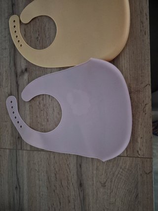 Baberos de silicona para bebé con dibujos