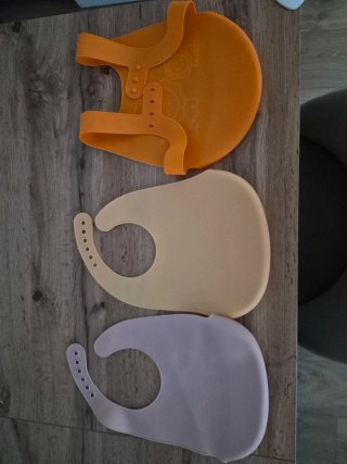 Baberos de silicona para bebé con dibujos
