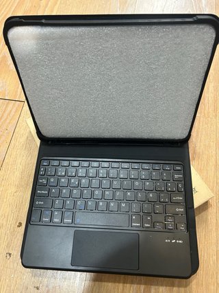 Funda Teclado Raton iPad 11gen A16  + Metapen A8