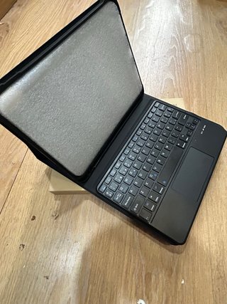 Funda Teclado Raton iPad 11gen A16  + Metapen A8