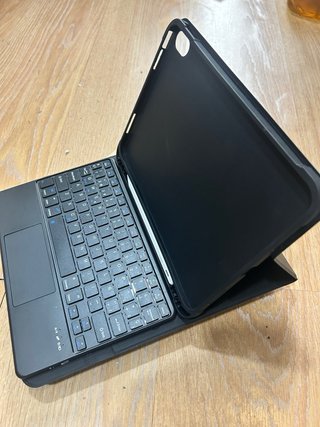 Funda Teclado Raton iPad 11gen A16  + Metapen A8