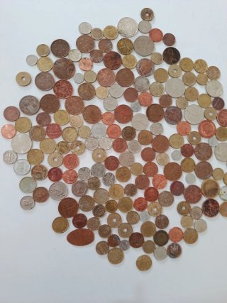 180 Monedas del Mundo Colección Variada