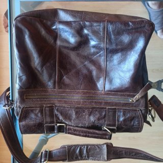 Bolso bandolera mensajero Contacts cuero marrón
