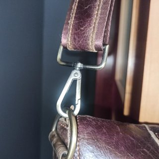 Bolso bandolera mensajero Contacts cuero marrón
