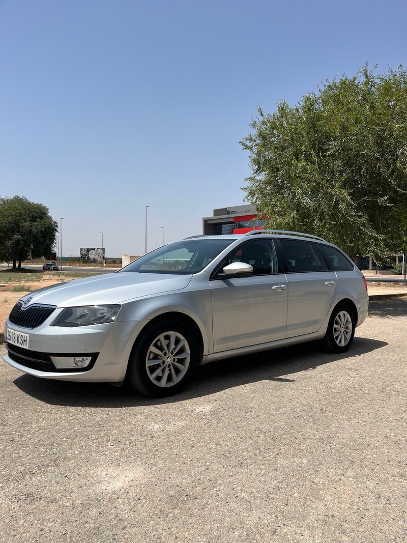 Skoda Octavia 2015 - foto 1