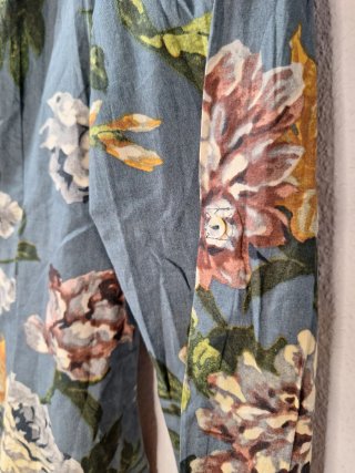 Camisa Zara floral azul T.S