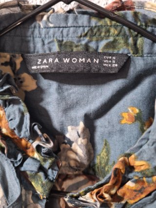 Camisa Zara floral azul T.S