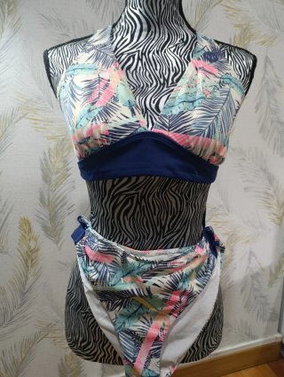 Bikini estampado tropical