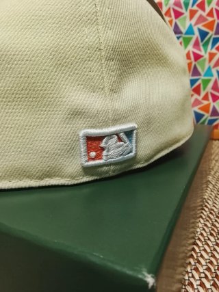 Gorra New Era 59FIFTY Dragón Talla 7.1/2