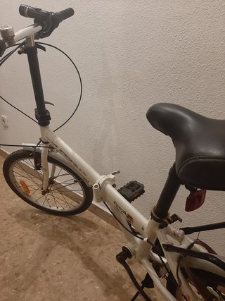 Bicicleta Plegable Blanca en buen estado.