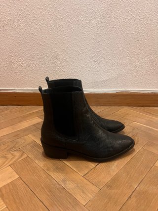 Botines de cuero negros
