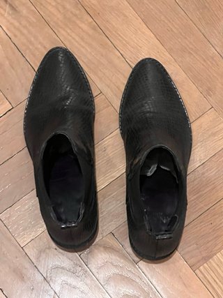 Botines de cuero negros