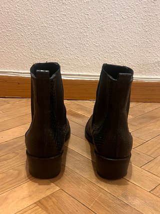 Botines de cuero negros
