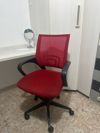 Silla de escritorio ergonómica roja