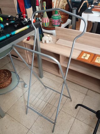 Perchero pie plegable metal