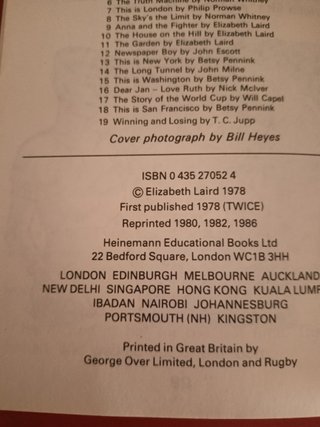 The House on the Hill. Elizabeth Laird. English