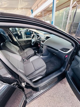 Peugeot 207 2011