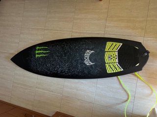Tabla de surf Mayhen Monster Energy