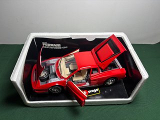 Ferrari Testarossa (1984) Bburago 1:18 con Scatola
