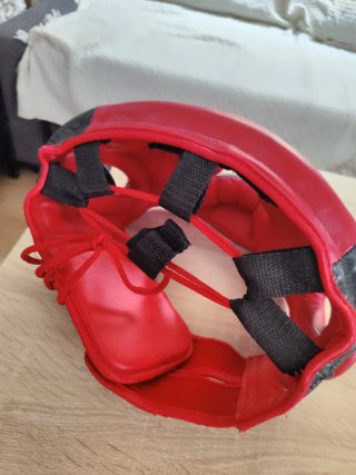 Casco de boxeo WMA rojo y negro