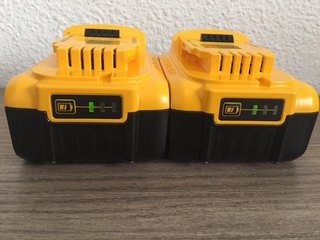 2 Baterías Originales DeWalt 18V 5Ah
