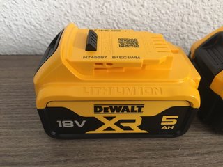 2 Baterías Originales DeWalt 18V 5Ah