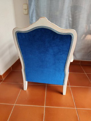 Dos sillones tapizados terciopelo azul