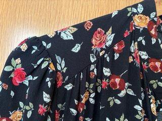 Vestido largo negro Mango flores Talla S