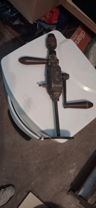 Berbiquí antiguo taladro mano Alcyon