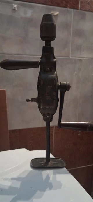 Berbiquí antiguo taladro mano Alcyon