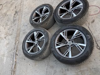 Llantas en 20  Audi y Mercedes   con neumáticos