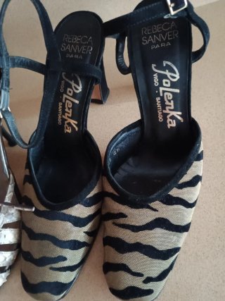 Zapatos de tacón estampados