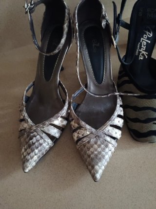 Zapatos de tacón estampados