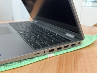 Dell Precision 3590 ultra 7 32GB -inglés intl