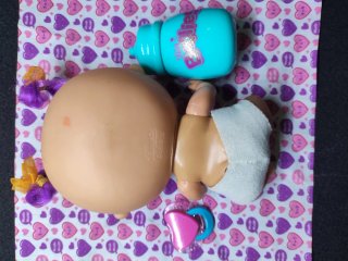 Muñeco baby bellies muack muack Famosa