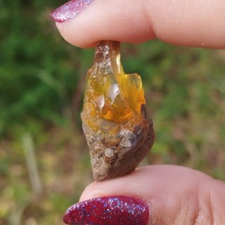 Ópalo de agua naranja crudo