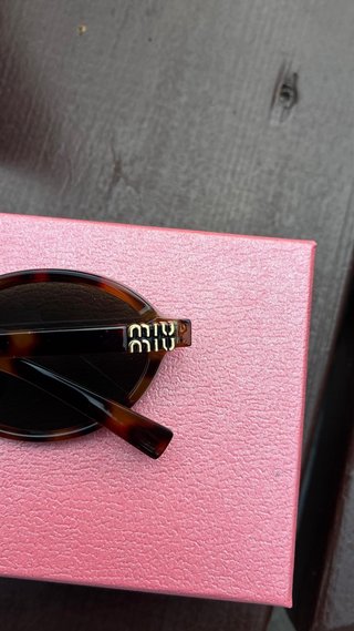 Gafas de sol Miu Miu – Estilo vintage / Y2K