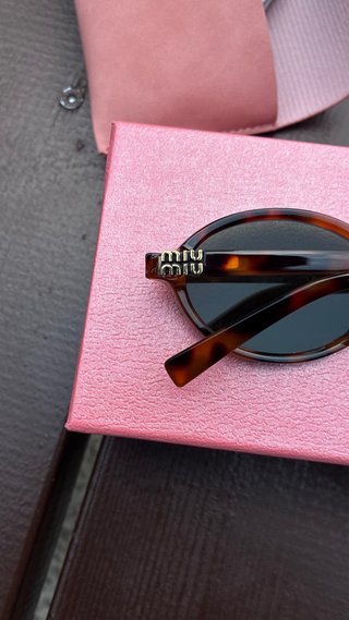 Gafas de sol Miu Miu – Estilo vintage / Y2K