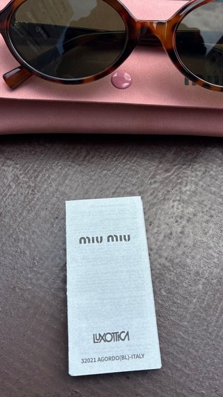 Gafas de sol Miu Miu – Estilo vintage / Y2K