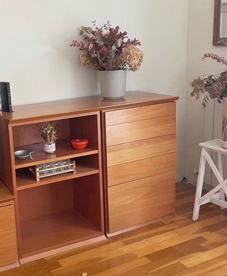 Mueble de haya teñido de cerezo de comedor