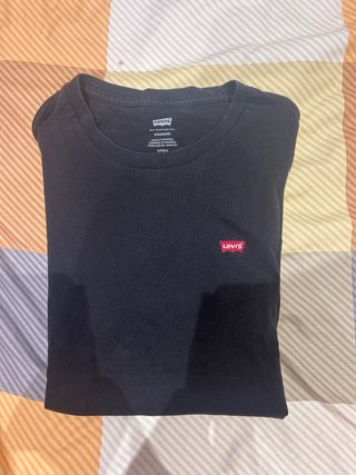 Camiseta levis negra talla S