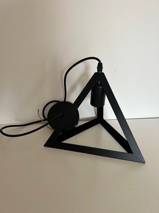 Lámpara colgante triangular geométrica