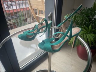 Sandalias Gloria Ortiz turquesa tacon