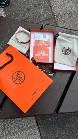 Pulsera Hermès Clic H – Naranja/Dorada