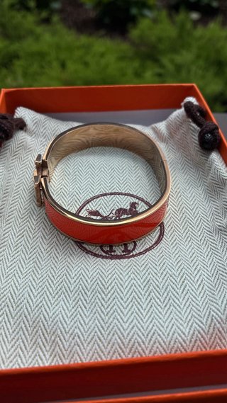 Pulsera Hermès Clic H – Naranja/Dorada