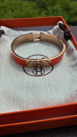Pulsera Hermès Clic H – Naranja/Dorada