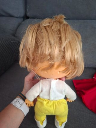 Muñeca Bebé Llorón con chupete, caperucita roja
